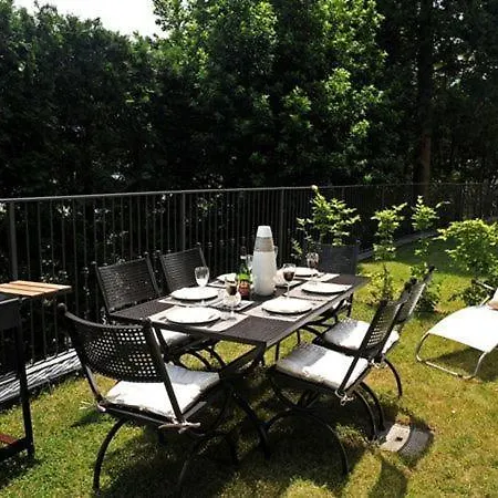 Sleeps 6 *